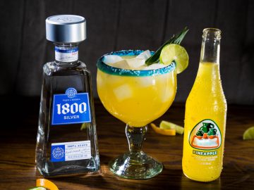 pineapple alcohol drinks
