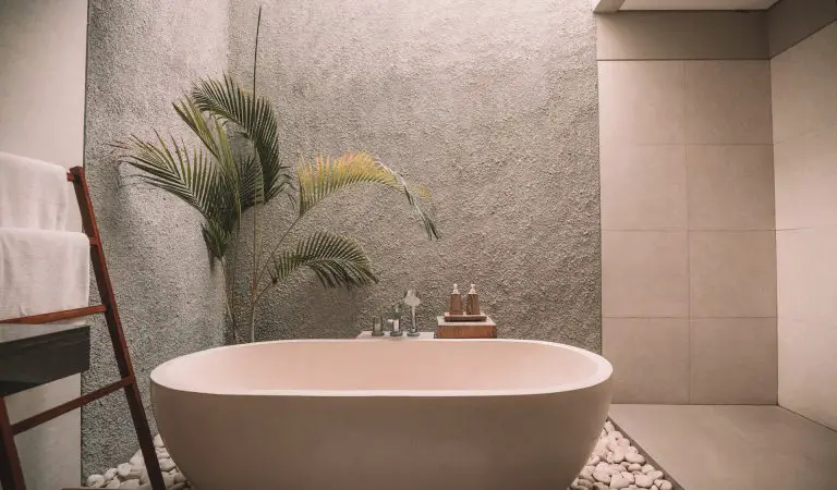 23 Elegant Pineapple Bathroom Decor Ideas